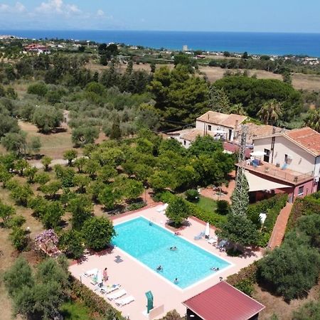 Il Casale Il Sole E La Margherita Campofelice Di Roccella Bagian luar foto