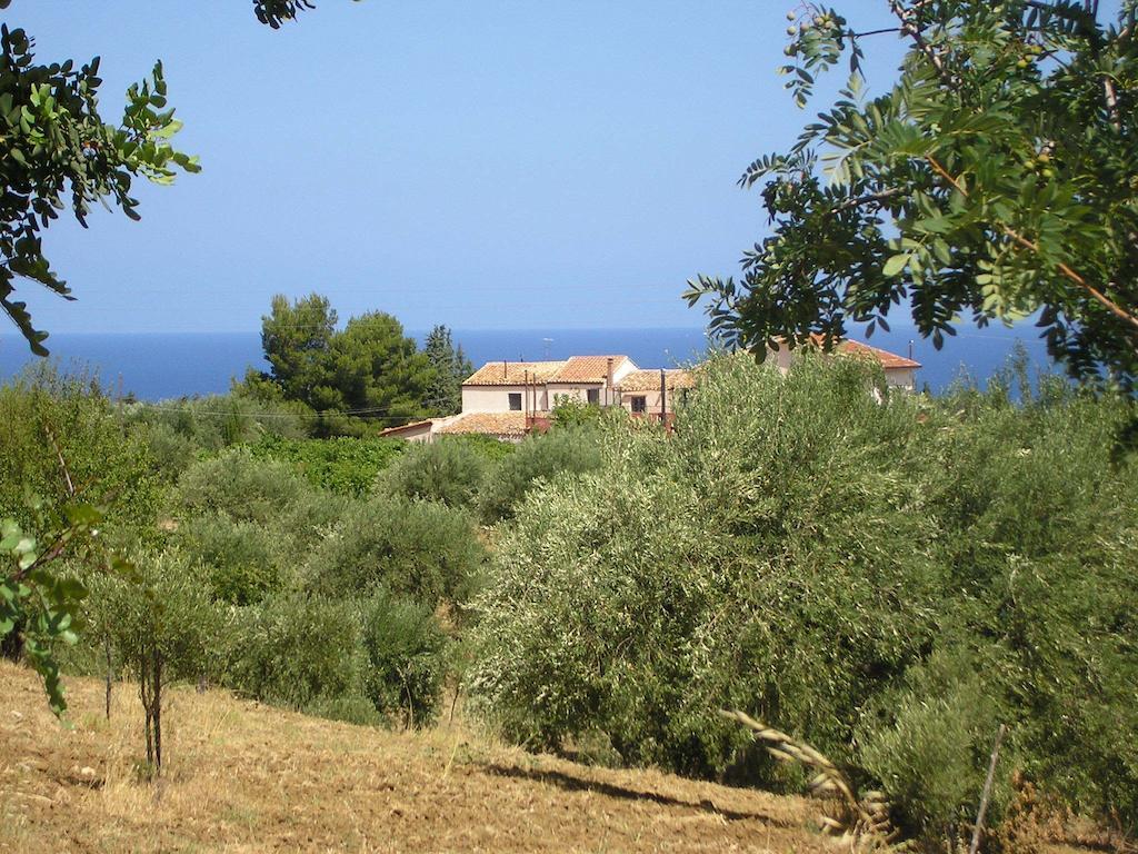 Il Casale Il Sole E La Margherita Campofelice Di Roccella Bagian luar foto